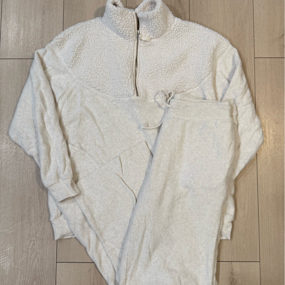 Aerie fleece set